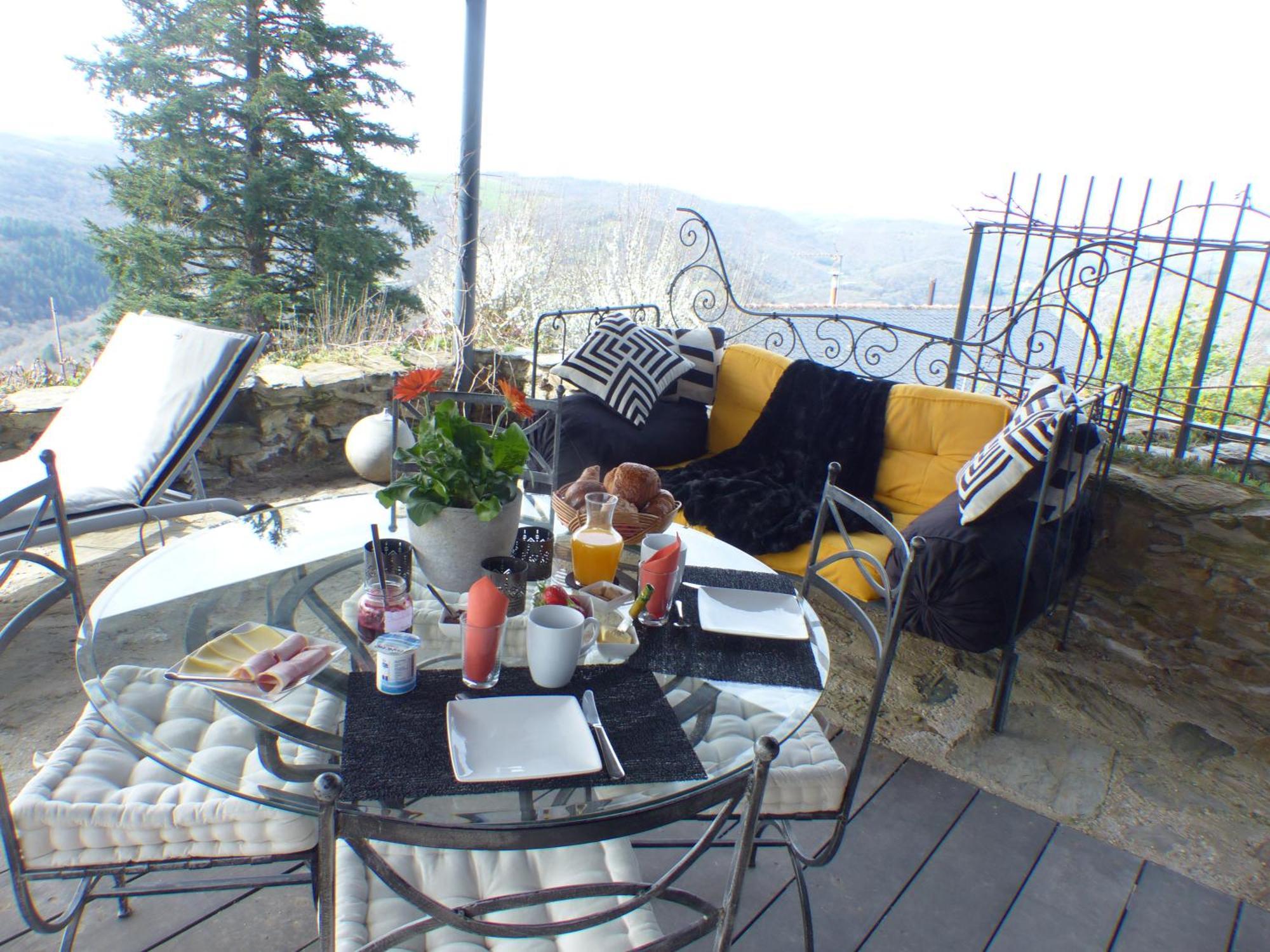 Louradou-Sur-Ciel Bed & Breakfast Jouqueviel ภายนอก รูปภาพ