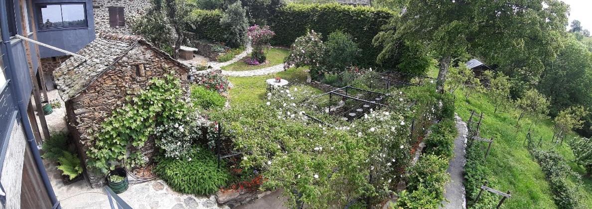Louradou-Sur-Ciel Bed & Breakfast Jouqueviel ภายนอก รูปภาพ
